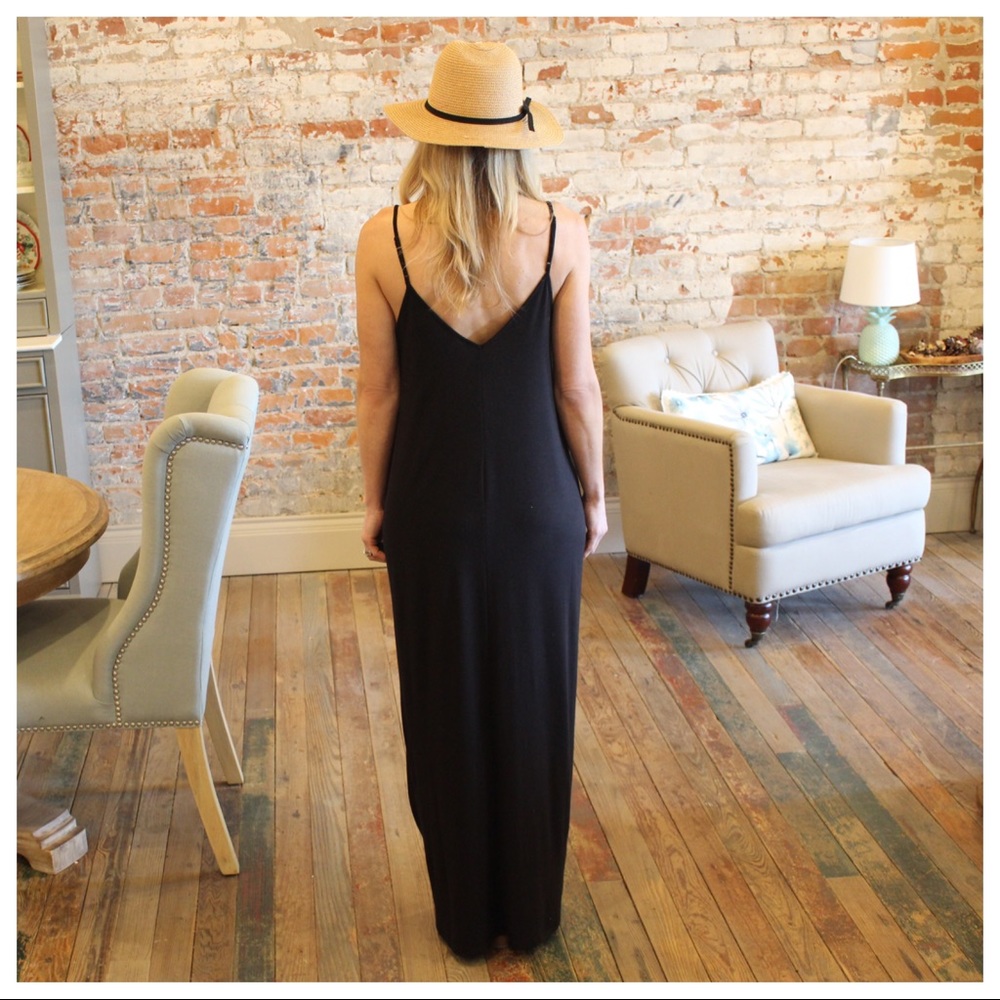 ✨LAST✨Black V Neck Cami Maxi Dress with Pockets - Picture 3 of 3